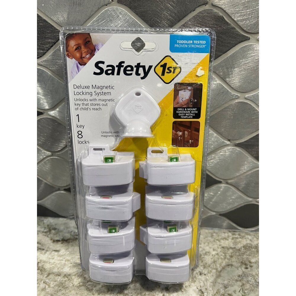 Safety 1st Deluxe Magnetic Locking System